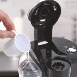 Cafetera con sonidos realistas y goteo real de agua