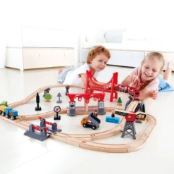 Circuito de tren ciudad bulliciosa