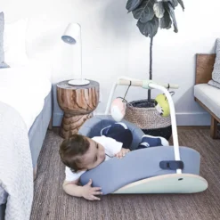 Cuna, gimnasio y tabla de equilibrio