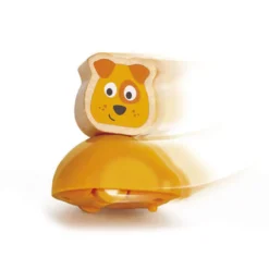 Perrito naranja coche