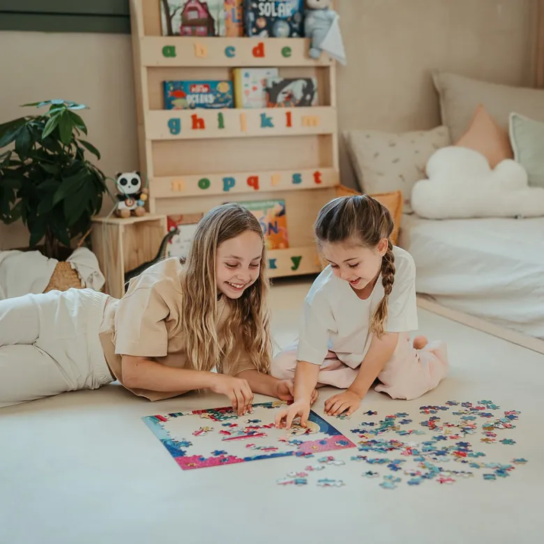 Puzle de 208 piezas: Niña y unicornio brillante