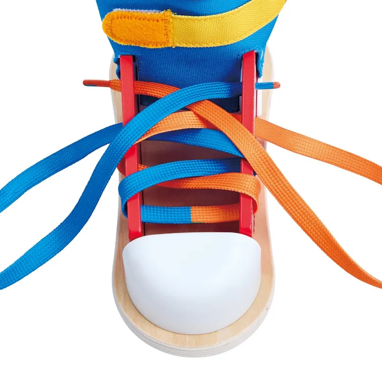 Zapatilla con cordones para atar