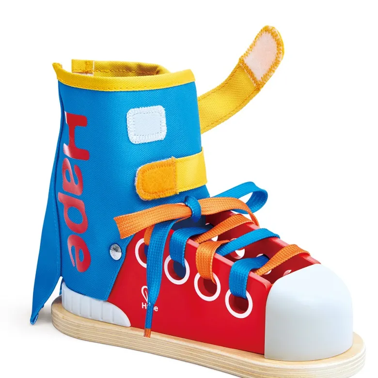 Zapatilla con cordones para atar